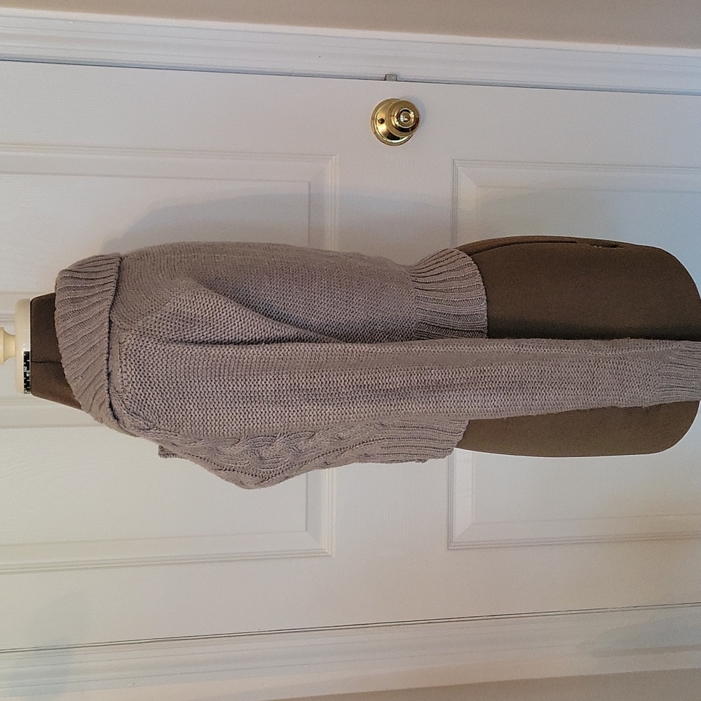 H&M Cropped Sweater - Picture 3 of 9